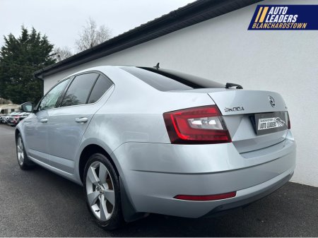2017 Skoda Octavia - thumbnail 4