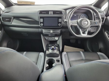 2024 Nissan Leaf - thumbnail 3