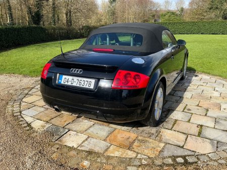 2004 Audi TT - thumbnail 15