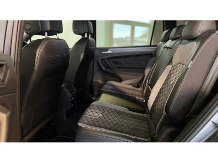 2024 Volkswagen Tiguan A7 R-LINE 2.0 TDI D7F 150 €54,900 thumbnail