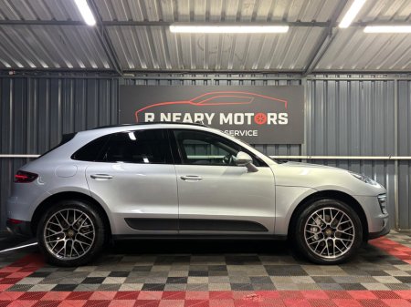 2017 Porsche Macan Macan S Diesel PDK €33,950 thumbnail