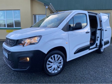 2019 Peugeot Partner Hdi 100bhp PROFESSIONAL , Front Fogs, Air Con, New 12 mth CVRT, 3 Seats from €49 p/w