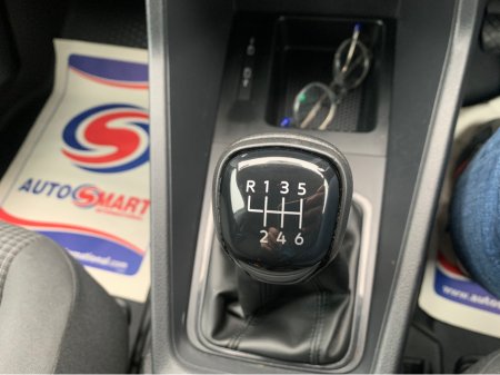 2022 Volkswagen Caddy CARGO BUS TDI 102HP MANUAL 6SPEED FWD 5DR €16,950 thumbnail