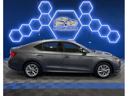 2023 Skoda Octavia - photo 2