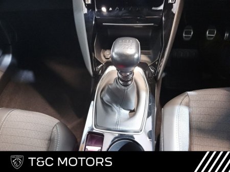 2023 Peugeot 2008 - thumbnail 9