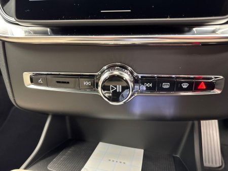 2026 Volvo XC90 - thumbnail 17