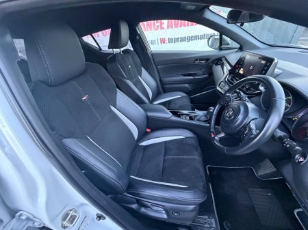 2023 Toyota C-HR 1.8 HYBRID LUNA €31,999 thumbnail