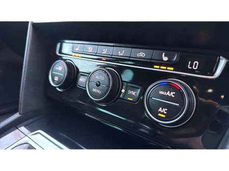 2018 Volkswagen Passat *HIGHLINE-65,000KM-HUGE SPEC-AUTO €22,900 thumbnail