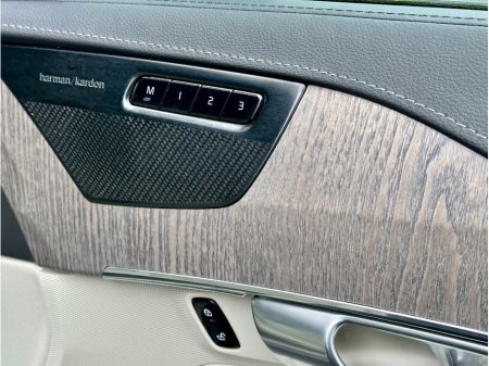 2023 Volvo XC90 - thumbnail 3