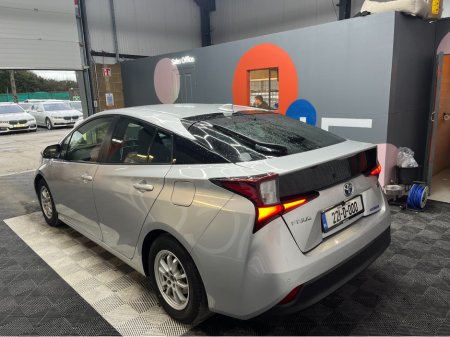 2022 Toyota Prius - thumbnail 4