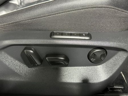 2020 Volkswagen Tiguan - thumbnail 19