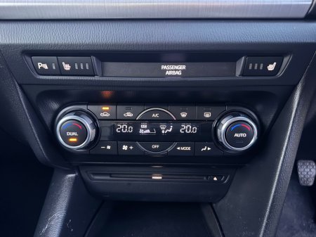 2014 Mazda Mazda3 2.2 D PLATINUM SPORT NAV 5DR €6,999 thumbnail