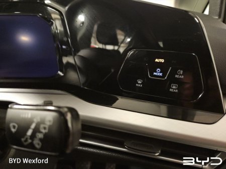 2021 Volkswagen Golf 2.0 TDI 115HP Life €21,975 thumbnail