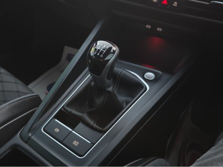 2021 Volkswagen Golf 1.5 TSI R-LINE  130HP ORIGINAL IRISH CAR €24,500 thumbnail