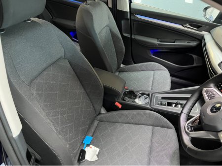 2021 Volkswagen Golf 2021 VOLKSWAGEN GOLF ETSI ACTIVE 1.0 AUTOMATIC / CRUISE CONTROL / REVERSE CAMERA / PADDLE SHIFTERS thumbnail