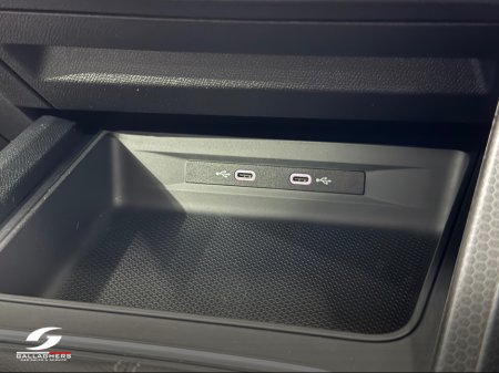 2024 SEAT Leon (241) SE PLUS 1.0 TSI 110HP €22,995 thumbnail