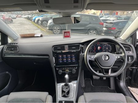 2017 Volkswagen Golf HIGHLINE AUTOMATIC 1.4 PETROL //HIGH SPEC//REVERSE CAMERA//KEYLESS ENTRY//BLIND SPOT WARNING//ADAPTIVE CRUISE CONTROL// €16,950 thumbnail