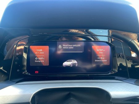 2024 Volkswagen Golf 2.0 TDI 115HP Life €28,975 thumbnail