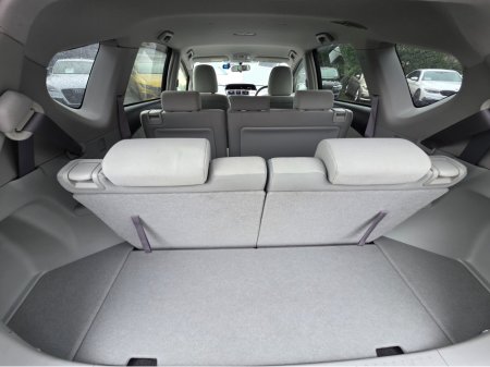 2013 Toyota Prius Alpha (7 Seater) - SELF CHARGING HYBRID -ALLOYS - REVERSE CAMERA - SIMI DEALER - LOW ROAD TAX BAND €13,450 thumbnail