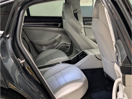 2018 Porsche Panamera - thumbnail 28