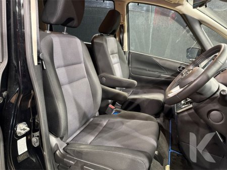 2022 Nissan Serena - thumbnail 17