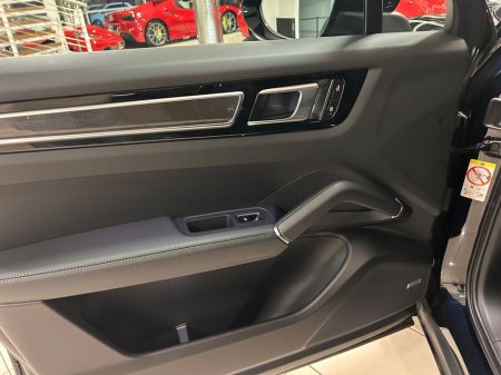 2023 Porsche Cayenne - thumbnail 19