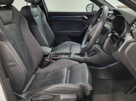 2024 Audi Q3 45 TFSI E S Tronic S line €43,975 thumbnail