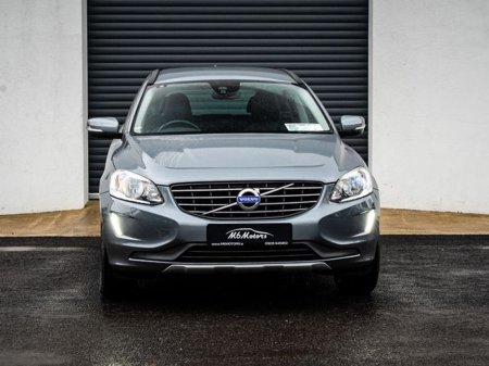 2017 Volvo XC60 - thumbnail 2