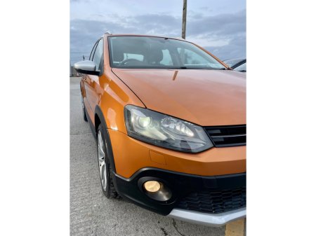 2015 Volkswagen Polo - thumbnail 2