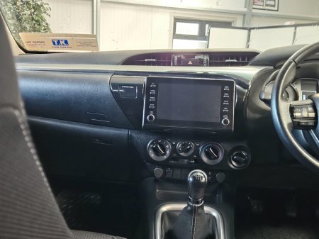 2024 Toyota Hilux - thumbnail 11