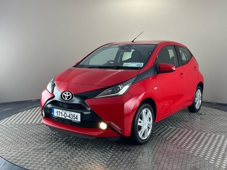 2017 Toyota Aygo X-PLAY Automatic €10,950 thumbnail
