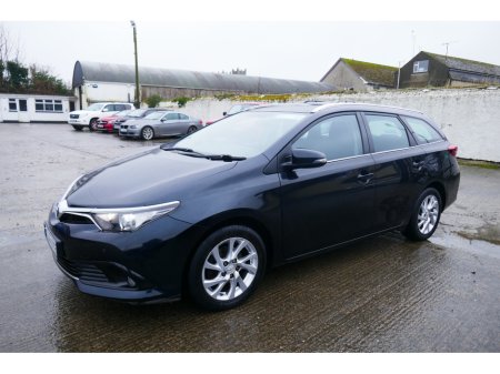 2016 Toyota Auris 1.6 D BUSINESS EDITION 1 110BHP 5DR €12,750 thumbnail