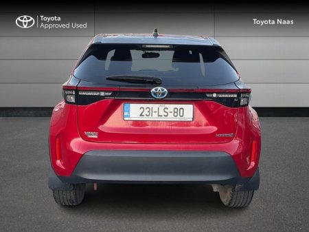 2023 Toyota Yaris Cross CROSS LUNA SPORT €28,888 thumbnail