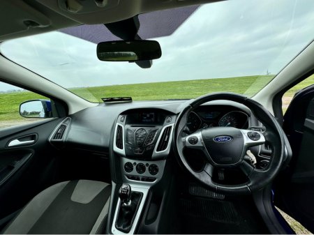 2014 Ford Focus - thumbnail 5