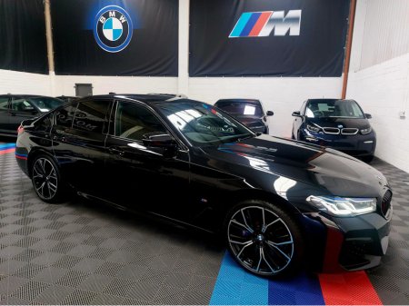 2021 BMW 5 Series 212 545 XDRIVE M SPORT PRO (MASSIVE SPEC )VISIBILITY PACKAGE WITH LASER LIGHTS  - DRIVER ASSIST PROF PACK- PARK ASSIST PROF PACK-  TECH PLUS PACKAGE - HEADS UP- HARMON KARDON - ACTIVE CRUISE CONTROL