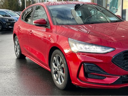 2024 Ford Focus 1.0L ECO ST-LINE 125PS M €26,500 thumbnail