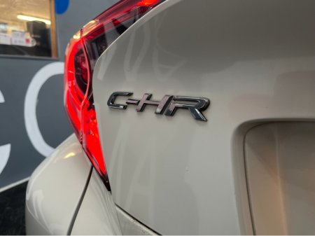 2019 Toyota C-HR €19950 2019 TOYOTA C-HR S LED PACKAGE 1.8 AUTOMATIC / CRUISE CONTROL AND MORE €19,950 thumbnail