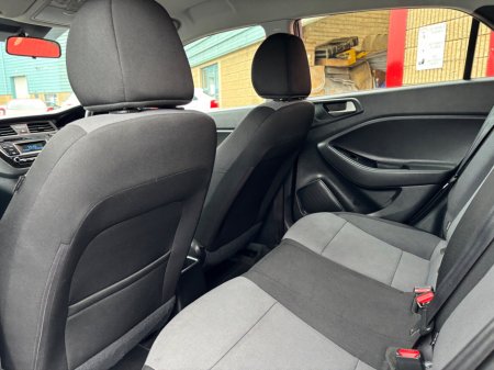 2017 Hyundai i20 1.2 Deluxe €9,750 thumbnail