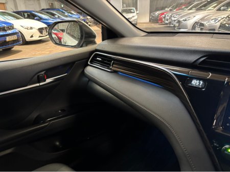 2019 Toyota Camry 2.5 Hybrid Automatic Top Spec only 96000 kms €21,750 thumbnail