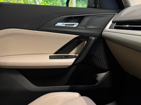 2024 BMW iX1 eDrive20 Sport €44,995 thumbnail