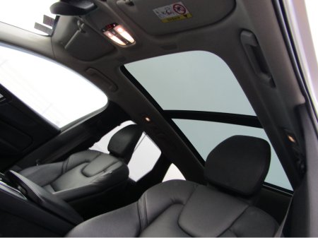 2023 Volvo XC60 T6 PHEV PLUS DARK AWD 5DR AUTO thumbnail