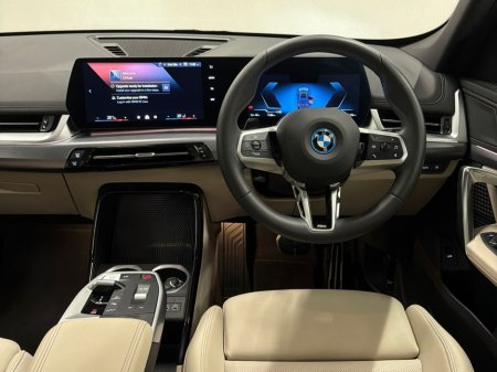 2025 BMW iX1 - thumbnail 5