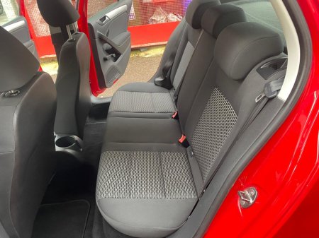 2010 Volkswagen Golf - thumbnail 16