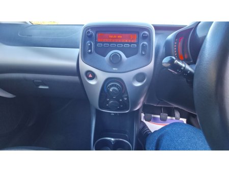 2015 Toyota Aygo - thumbnail 13