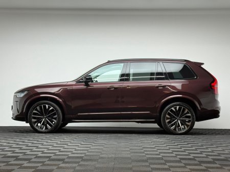 2025 Volvo XC90 PLUS T8 RECHARGE 2.0 PHEV AWD *7 SEATER* €81,990 thumbnail