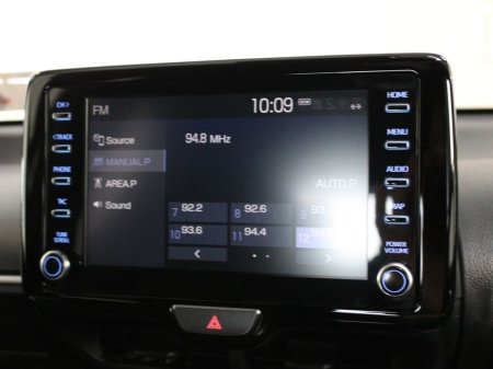 2020 Toyota Yaris 6aa-mxph10 €15,999 thumbnail