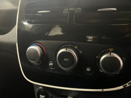 2016 Renault Clio - thumbnail 16