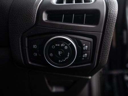 2016 Ford Focus - thumbnail 25