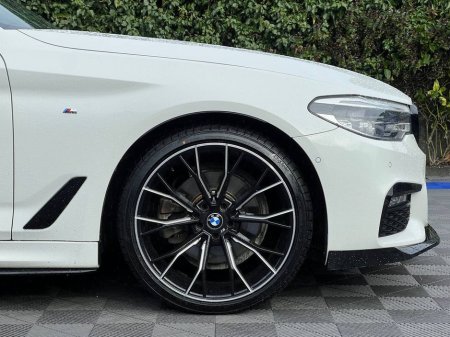 2017 BMW 5 Series - thumbnail 9