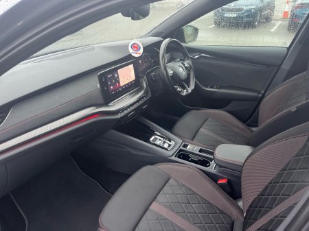 2024 Skoda Octavia - thumbnail 2